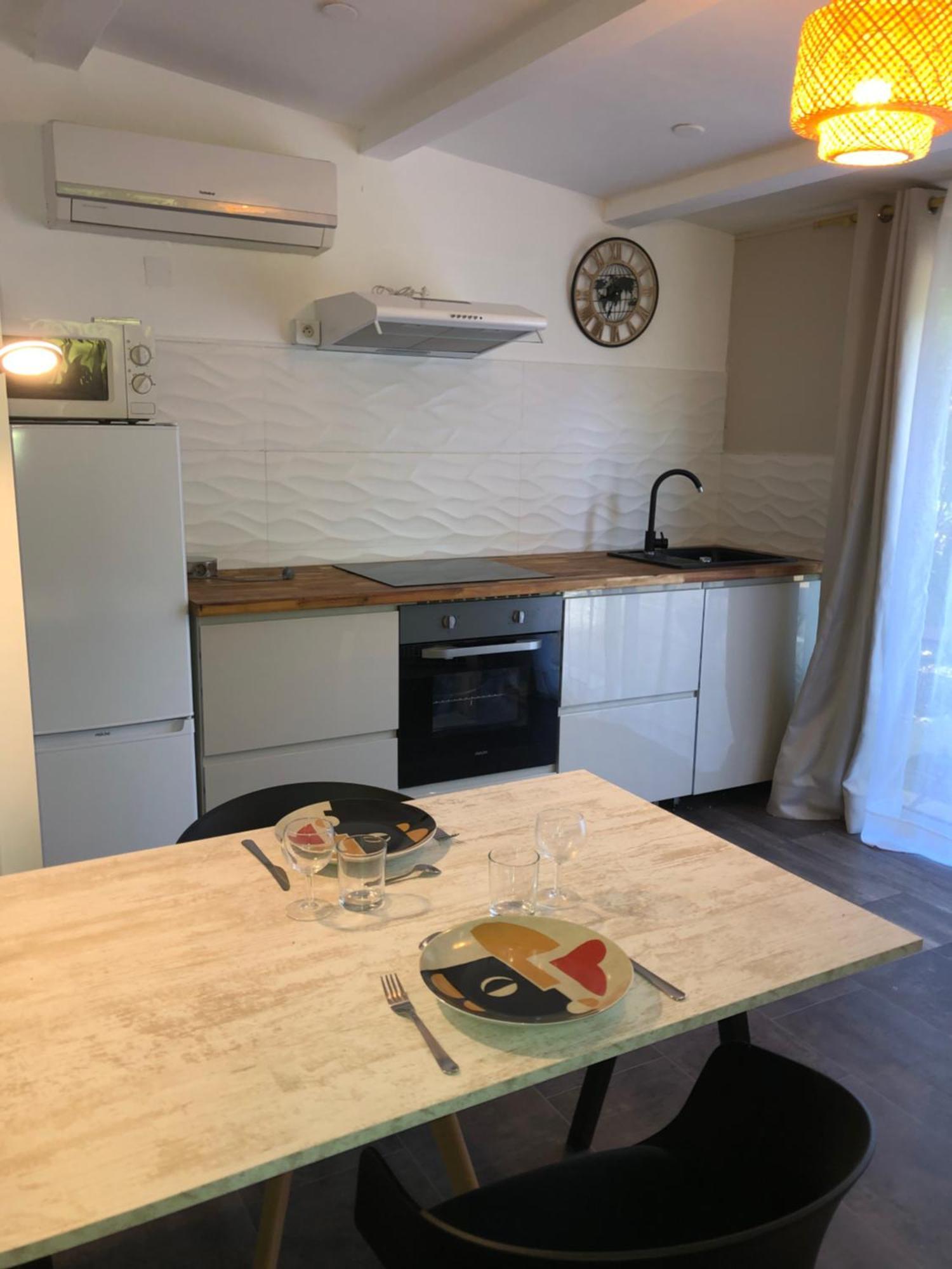 2 Pieces Independant Avec Son Jardinet Prive Hotel Borgo  Ngoại thất bức ảnh